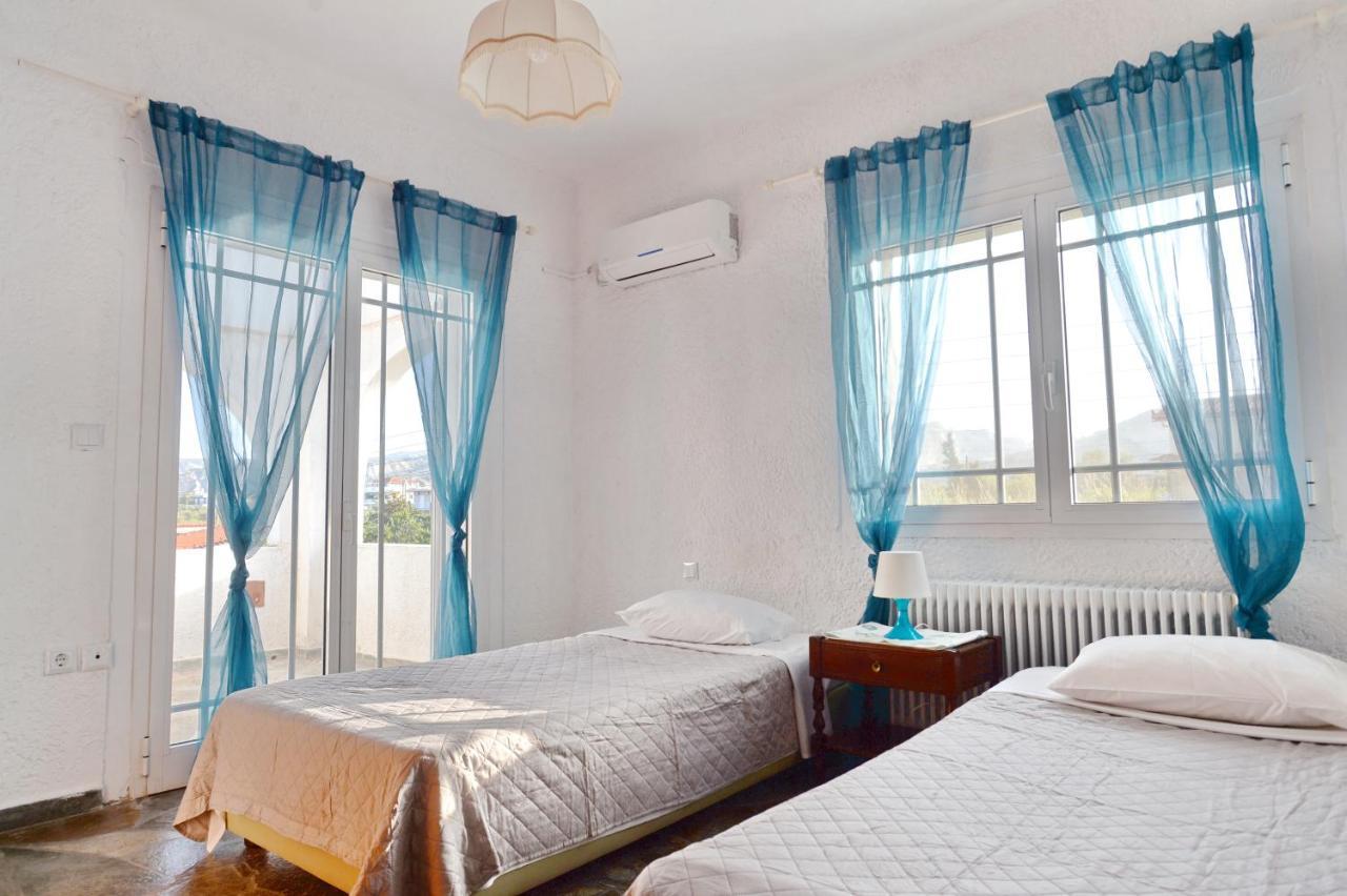 Antorina Beachfront Villas With Private Pools Kamari  المظهر الخارجي الصورة