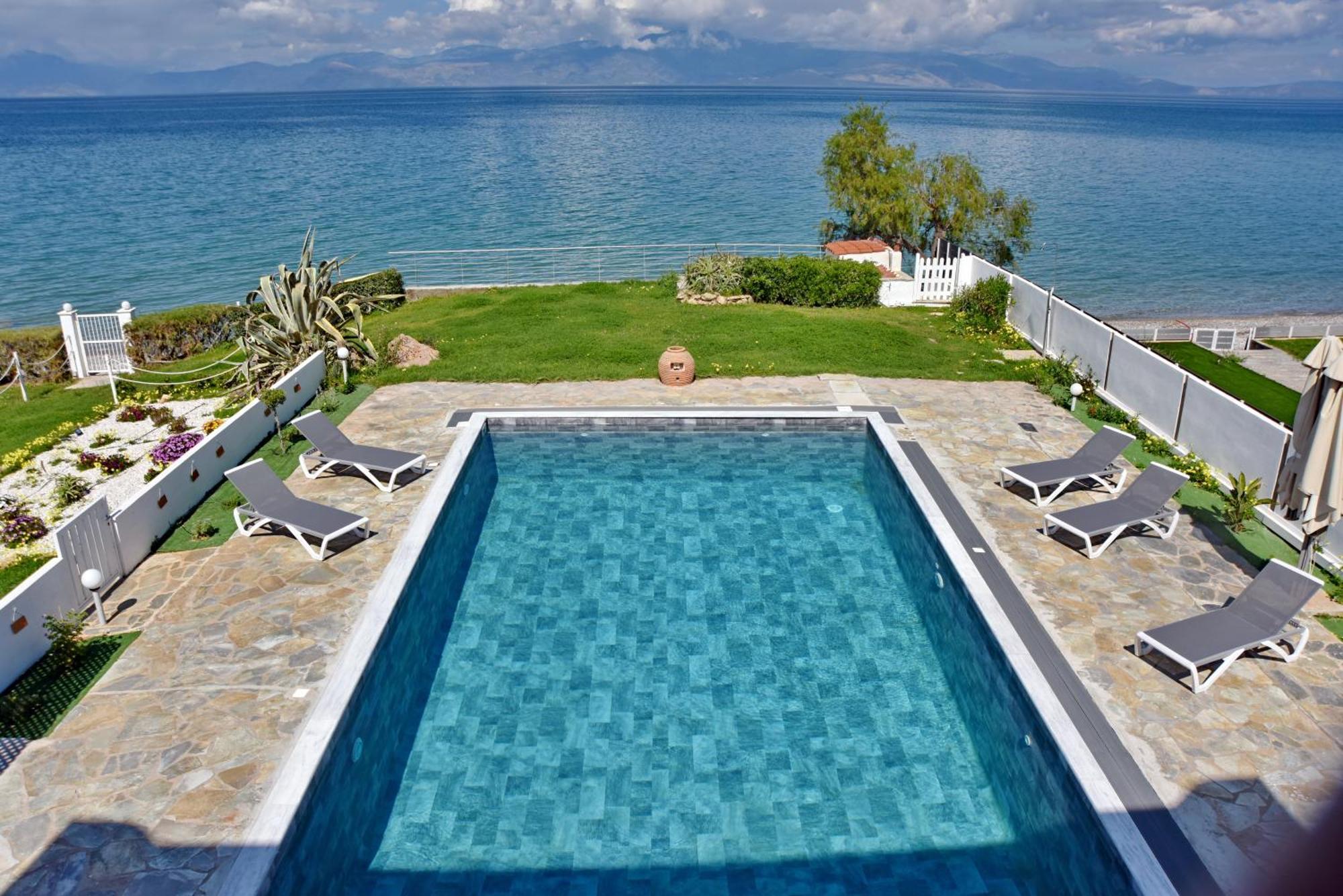 Antorina Beachfront Villas With Private Pools Kamari  المظهر الخارجي الصورة
