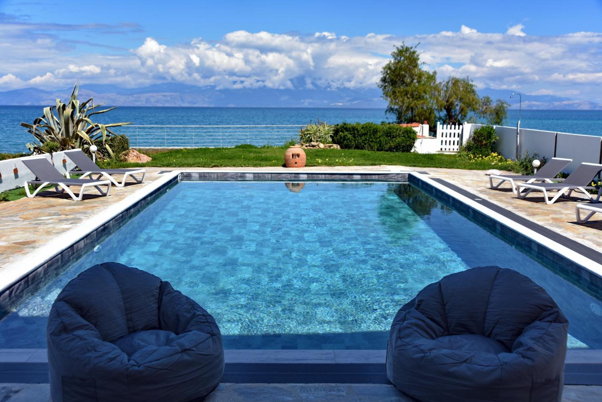 Antorina Beachfront Villas With Private Pools Kamari  المظهر الخارجي الصورة