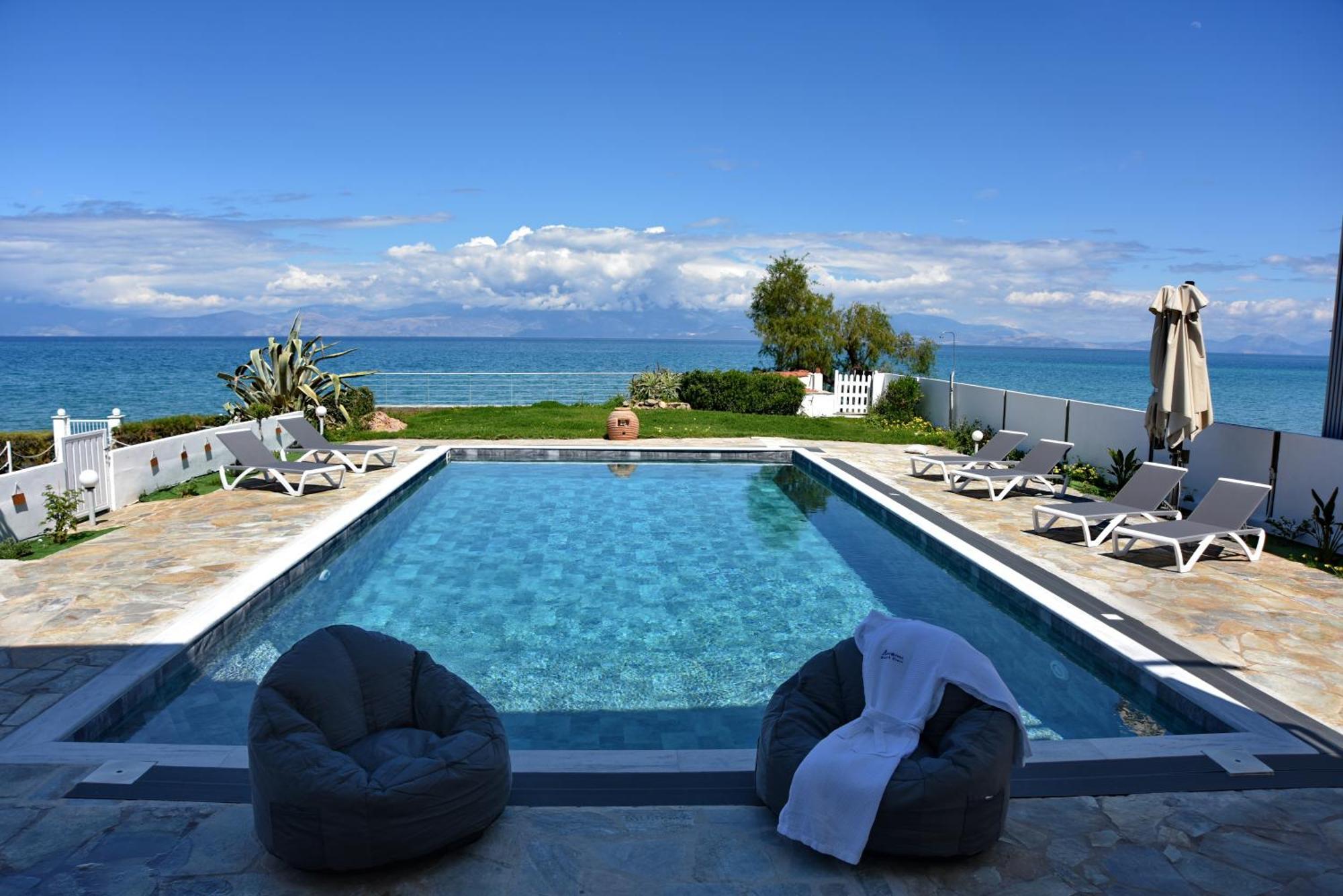 Antorina Beachfront Villas With Private Pools Kamari  المظهر الخارجي الصورة
