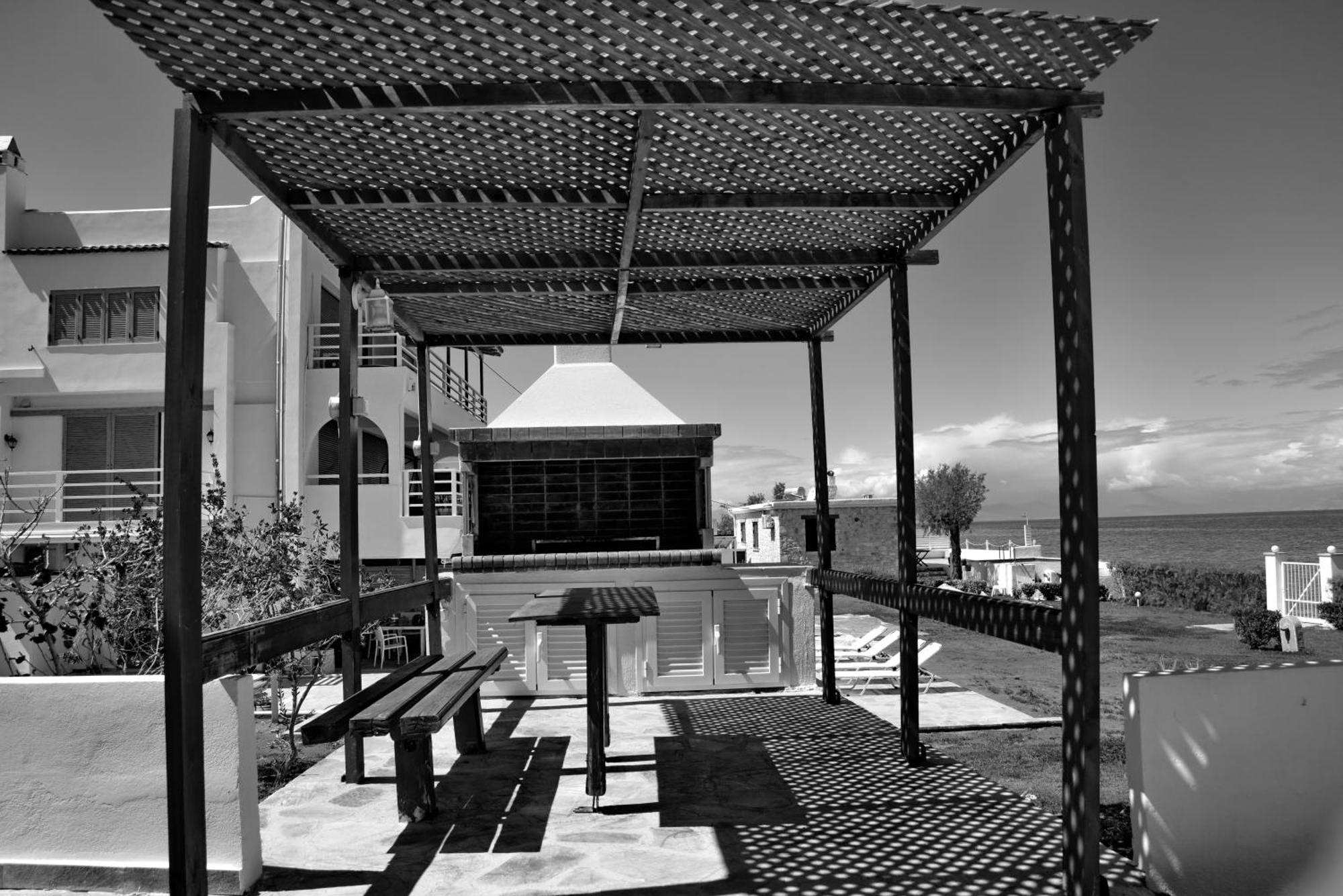 Antorina Beachfront Villas With Private Pools Kamari  المظهر الخارجي الصورة