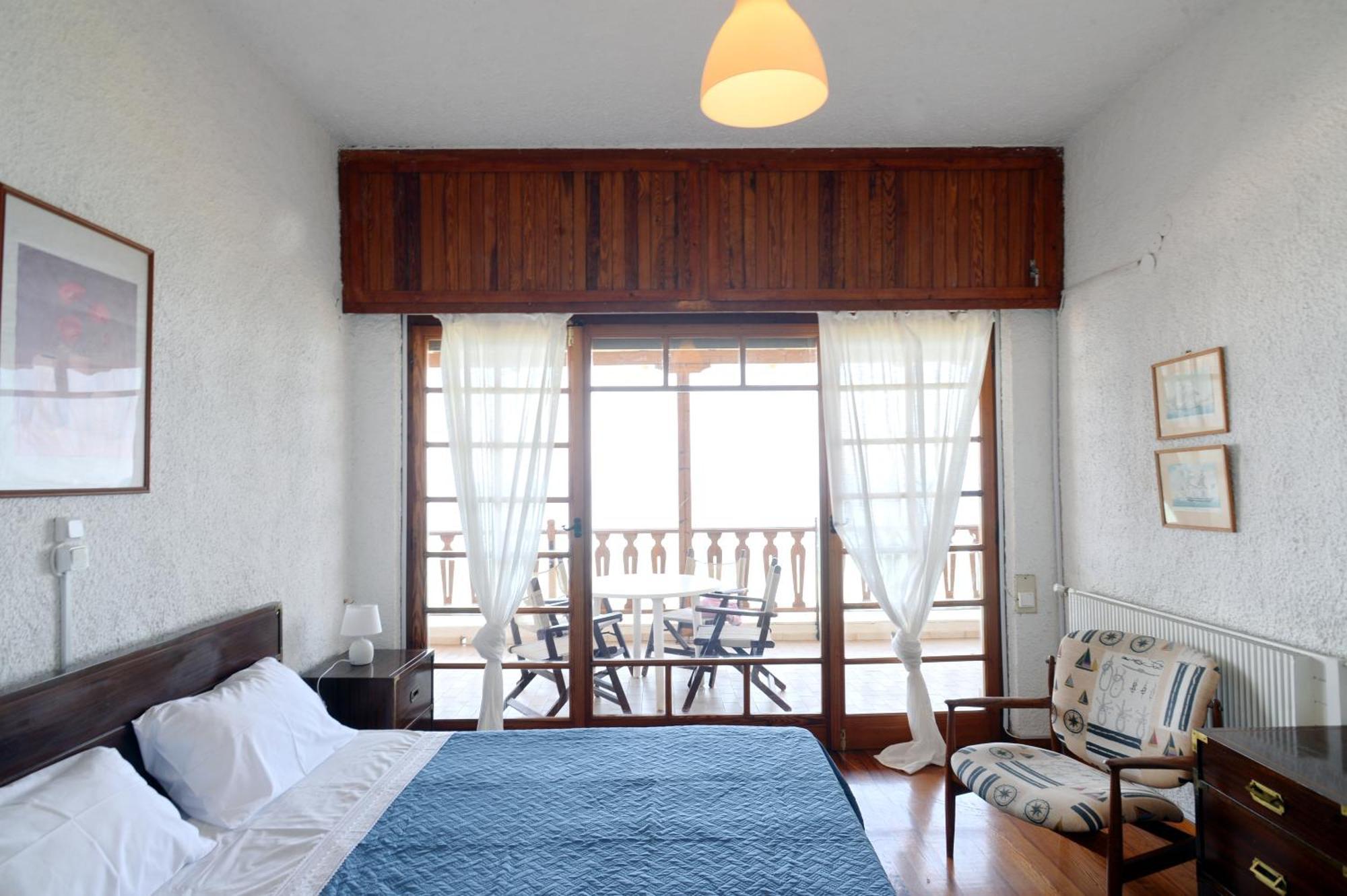 Antorina Beachfront Villas With Private Pools Kamari  المظهر الخارجي الصورة