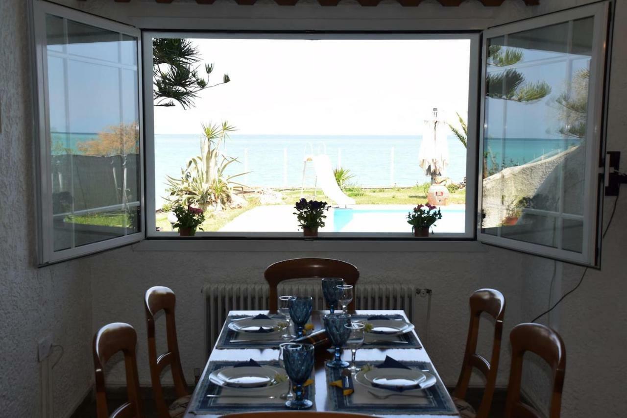 Antorina Beachfront Villas With Private Pools Kamari  المظهر الخارجي الصورة