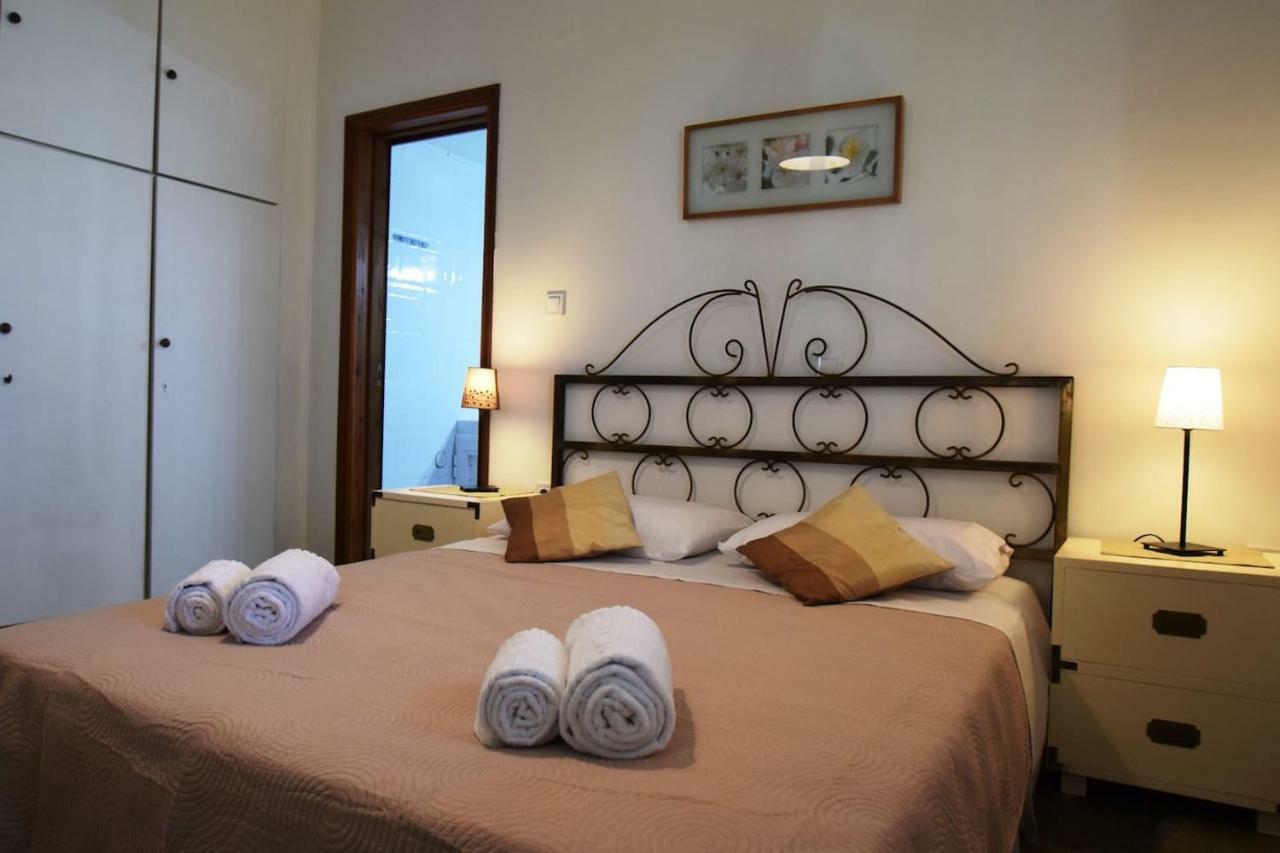 Antorina Beachfront Villas With Private Pools Kamari  المظهر الخارجي الصورة