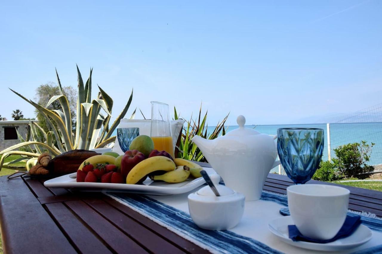 Antorina Beachfront Villas With Private Pools Kamari  المظهر الخارجي الصورة
